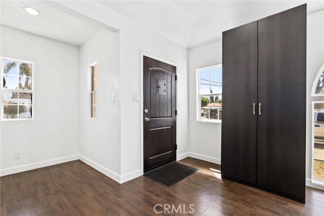 Detail Gallery Image 3 of 22 For 6802 Lewis Ave, Long Beach,  CA 90805 - 2 Beds | 1 Baths