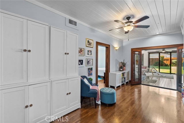 1719 Monte Vista Street, Pasadena CA: https://media.crmls.org/medias/fcde1b1b-b3bc-4b56-bef5-348665fc02cb.jpg