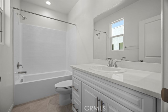 Detail Gallery Image 12 of 17 For 1092 N Coconut Palm Ln, Anaheim,  CA 92801 - 2 Beds | 2/1 Baths