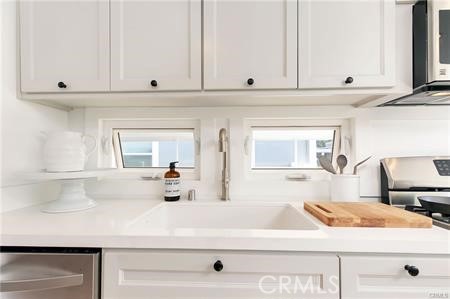 Detail Gallery Image 11 of 28 For 265 Mayflower, Newport Beach,  CA 92660 - 2 Beds | 2 Baths