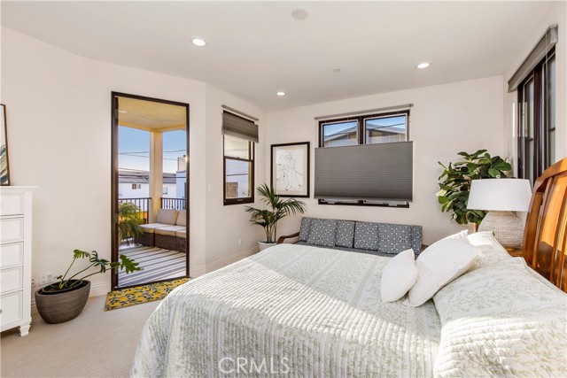 Detail Gallery Image 20 of 43 For 320 33rd Pl, Manhattan Beach,  CA 90266 - 3 Beds | 4 Baths