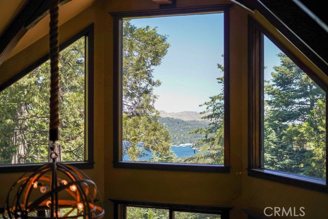 Detail Gallery Image 12 of 63 For 29130 Bald Eagle Ridge, Lake Arrowhead,  CA 92352 - 6 Beds | 6 Baths