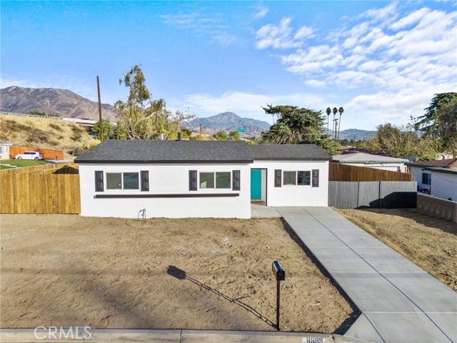 Detail Gallery Image 1 of 31 For 6689 Valaria Dr, Highland,  CA 92346 - 3 Beds | 1 Baths