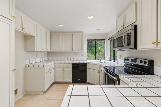 Detail Gallery Image 16 of 46 For 12855 via Moura, San Diego,  CA 92128 - 2 Beds | 2 Baths