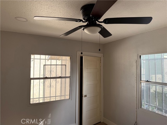 Detail Gallery Image 28 of 37 For 138 E 60th St, Los Angeles,  CA 90003 - – Beds | – Baths