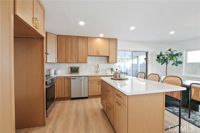 Front Image Thumbnail for CROC25269398