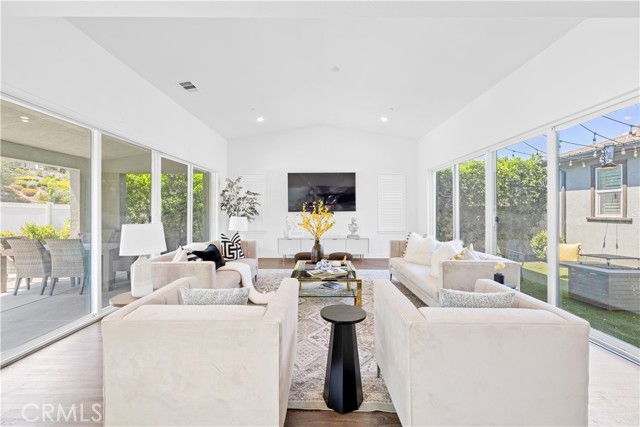 31041 Bridle Way, Menifee CA: https://media.crmls.org/medias/fce2a507-ac66-431e-ae07-a6c3d5b0c4be.jpg