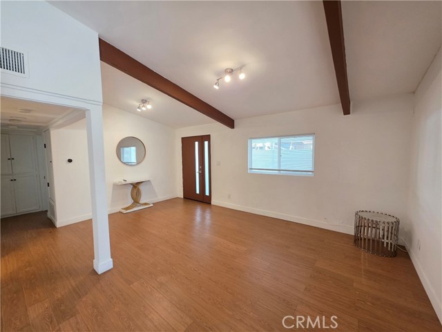 Detail Gallery Image 5 of 28 For 6423 Wilbur, Reseda,  CA 91335 - 3 Beds | 2 Baths