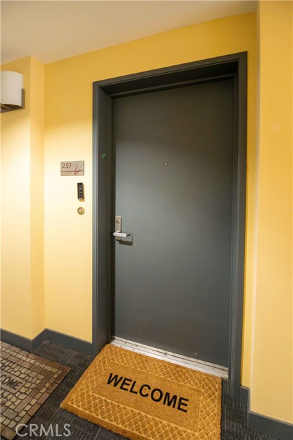 Detail Gallery Image 26 of 64 For 21301 Erwin St #237,  Woodland Hills,  CA 91367 - 2 Beds | 2 Baths