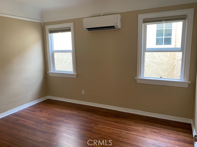 https://media.crmls.org/medias/fce4b871-ec36-4b48-81cd-6135552e69b1.jpg?preset=X-Large