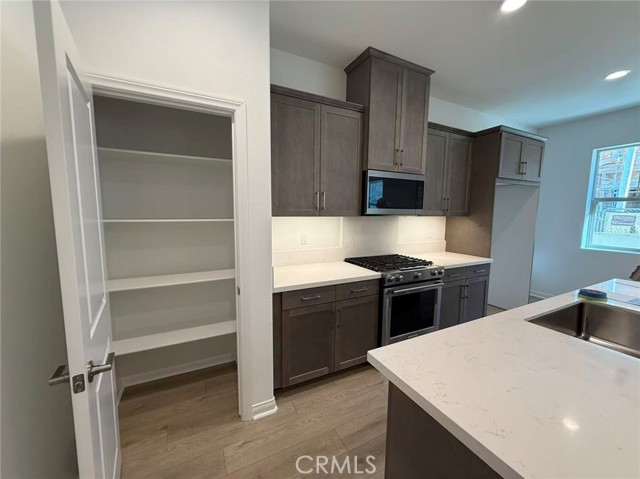 Detail Gallery Image 3 of 20 For 4223 Honeybee Paseo, Ontario,  CA 91761 - 3 Beds | 2/1 Baths