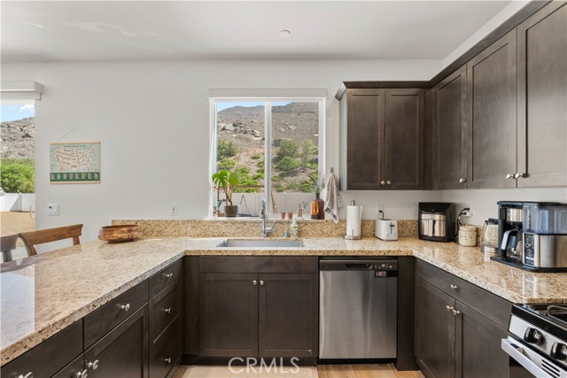 6283 Big Bend Way, Jurupa Valley CA: https://media.crmls.org/medias/fce4f598-c754-4226-8983-66efd406d9c2.jpg