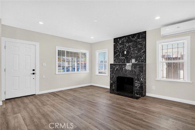 Detail Gallery Image 4 of 26 For 8734 Dalton, Los Angeles,  CA 90047 - 3 Beds | 2 Baths