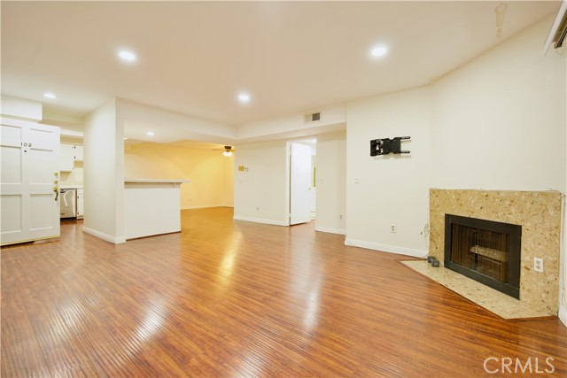 Image 3 for 631 S Kenmore Ave #102, Los Angeles, CA 90005