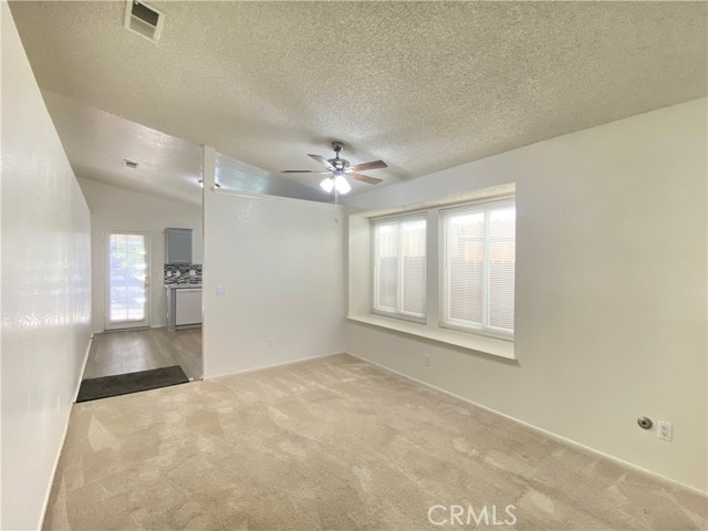 Detail Gallery Image 4 of 15 For 11053 Miners, Moreno Valley,  CA 92557 - 3 Beds | 2 Baths