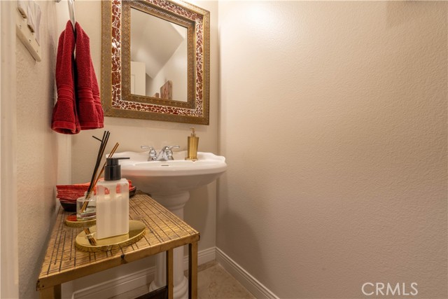 Detail Gallery Image 11 of 36 For 27 via Palmieki Ct, Lake Elsinore,  CA 92532 - 5 Beds | 5 Baths