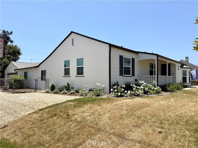352 E Newman Avenue, Arcadia CA: https://media.crmls.org/medias/fce6677d-417d-47e2-b1e6-7128e83a6c4e.jpg