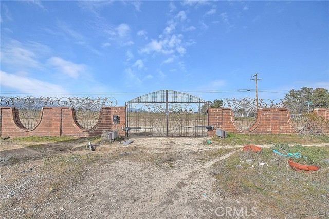 Detail Gallery Image 8 of 75 For 11077 Valle Vista Rd, Phelan,  CA 92371 - 5 Beds | 3/1 Baths