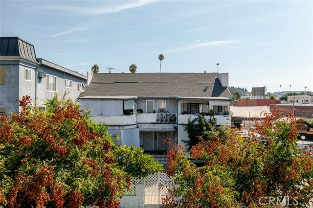 Detail Gallery Image 1 of 32 For 1716 3/4 Winona Bld, Los Angeles,  CA 90027 - 2 Beds | 2 Baths