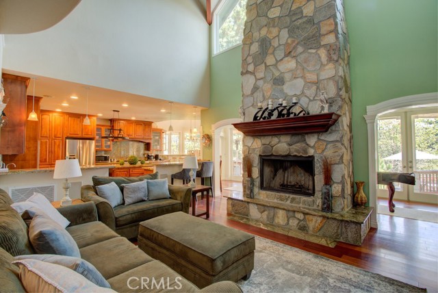 32557 Pine Cone Ct A&B, Running Springs CA: https://media.crmls.org/medias/fce76712-dcf8-46c6-9866-3df2924c9b33.jpg