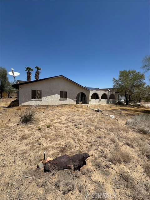 4530 W Ridgecrest Blvd, Ridgecrest CA: https://media.crmls.org/medias/fce774e9-090f-4e89-ab46-29797e2e671c.jpg
