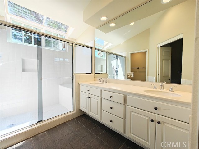 Detail Gallery Image 16 of 23 For 8128 E Candleberry Cir, Orange,  CA 92869 - 4 Beds | 2/1 Baths