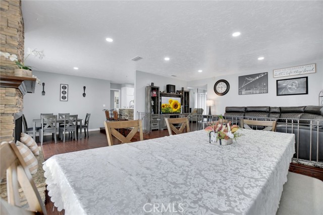 Detail Gallery Image 15 of 54 For 13928 Burning Tree, Victorville,  CA 92395 - 4 Beds | 2 Baths