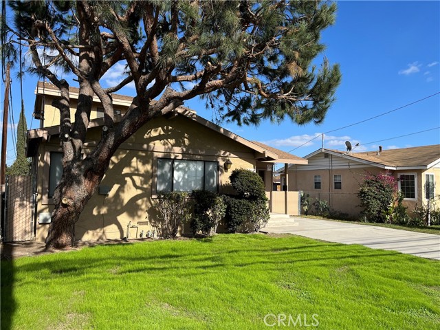 8213 Stewart And Gray Road, Downey, California 90241, 3 Bedrooms Bedrooms, ,2 BathroomsBathrooms,Single Family Residence,For Sale,Stewart And Gray,OC25030519