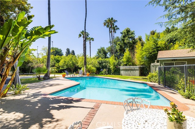 8841 White Oak Avenue, Sherwood Forest CA: https://media.crmls.org/medias/fce9e79c-4f7c-4e39-b84f-c7f7c5b14f71.jpg