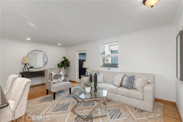 Detail Gallery Image 11 of 27 For 16 12th Pl, Long Beach,  CA 90802 - 2 Beds | 2/1 Baths