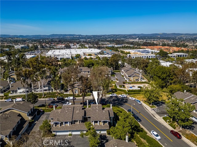 26065 Las Flores, Mission Viejo CA: https://media.crmls.org/medias/fceab68f-4d9b-45cf-8e4e-ce8126aacf67.jpg