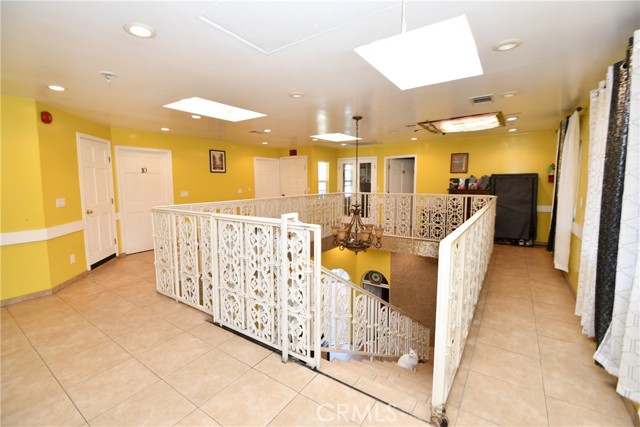 14105 Fonthill Avenue, Hawthorne CA: https://media.crmls.org/medias/fceafa98-7e72-430e-8f28-2c78779da514.jpg