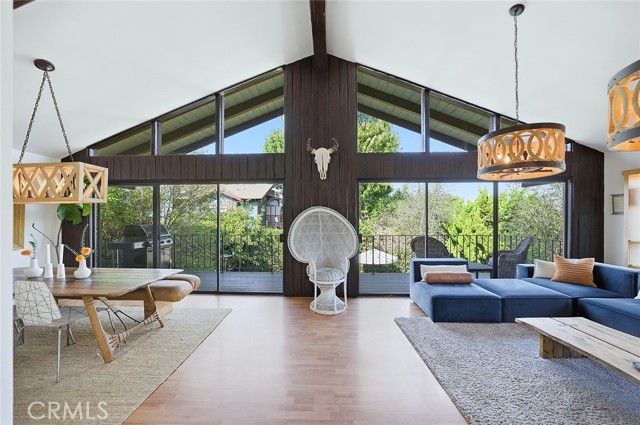 Detail Gallery Image 3 of 31 For 4805 E Colorado, Long Beach,  CA 90814 - 3 Beds | 3 Baths