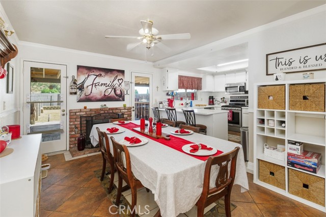 Detail Gallery Image 9 of 24 For 233 Southshore, Lake Elsinore,  CA 92530 - 4 Beds | 2 Baths