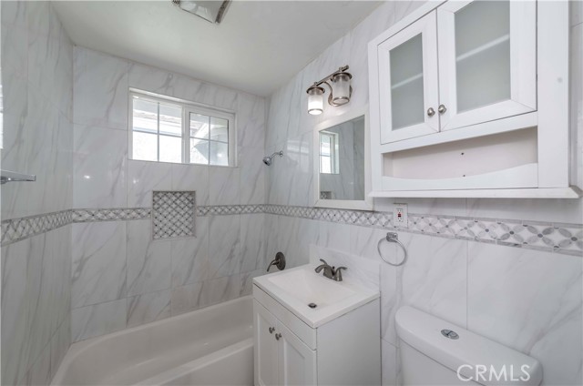 Detail Gallery Image 7 of 12 For 1919 W Valencia Dr, Fullerton,  CA 92833 - 3 Beds | 2 Baths