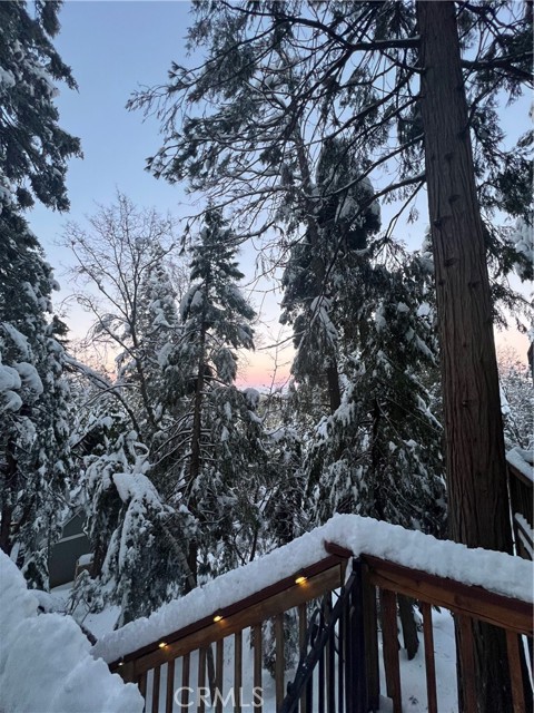582 Rose Lane, Twin Peaks CA: https://media.crmls.org/medias/fcebf317-d92b-4441-a735-c14203b7682e.jpg