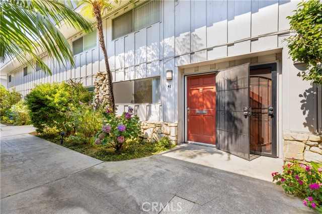 Detail Gallery Image 3 of 20 For 4040 Grand View Bld #41,  Los Angeles,  CA 90066 - 2 Beds | 1/1 Baths