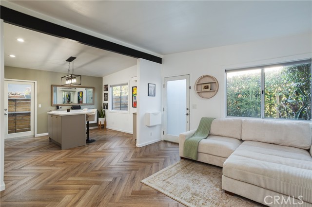 Front Image Thumbnail for CROC25232022