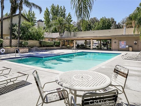 Detail Gallery Image 49 of 56 For 19852 Pandy Ct, Canyon Country,  CA 91351 - 3 Beds | 2/1 Baths