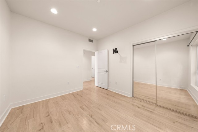 Detail Gallery Image 15 of 19 For 11115 Acama St #305,  Studio City,  CA 91602 - 3 Beds | 2/1 Baths