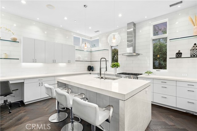 3731 5th Avenue, Corona del Mar CA: https://media.crmls.org/medias/fcedca56-956c-4548-bf88-84759ac44a60.jpg