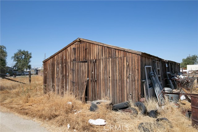 Detail Gallery Image 8 of 28 For 9037 E Avenue, Lancaster,  CA 93535 - 4 Beds | 3 Baths