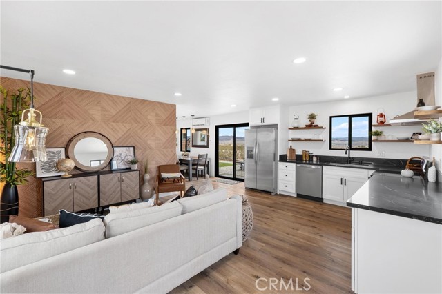 Detail Gallery Image 7 of 37 For 1561 Shoshone Valley Rd, Twentynine Palms,  CA 92277 - 2 Beds | 1 Baths