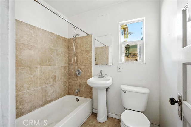 4564 N Figueroa Street, Los Angeles CA: https://media.crmls.org/medias/fcf09e23-4b43-469c-950e-8f66b09b9ec2.jpg