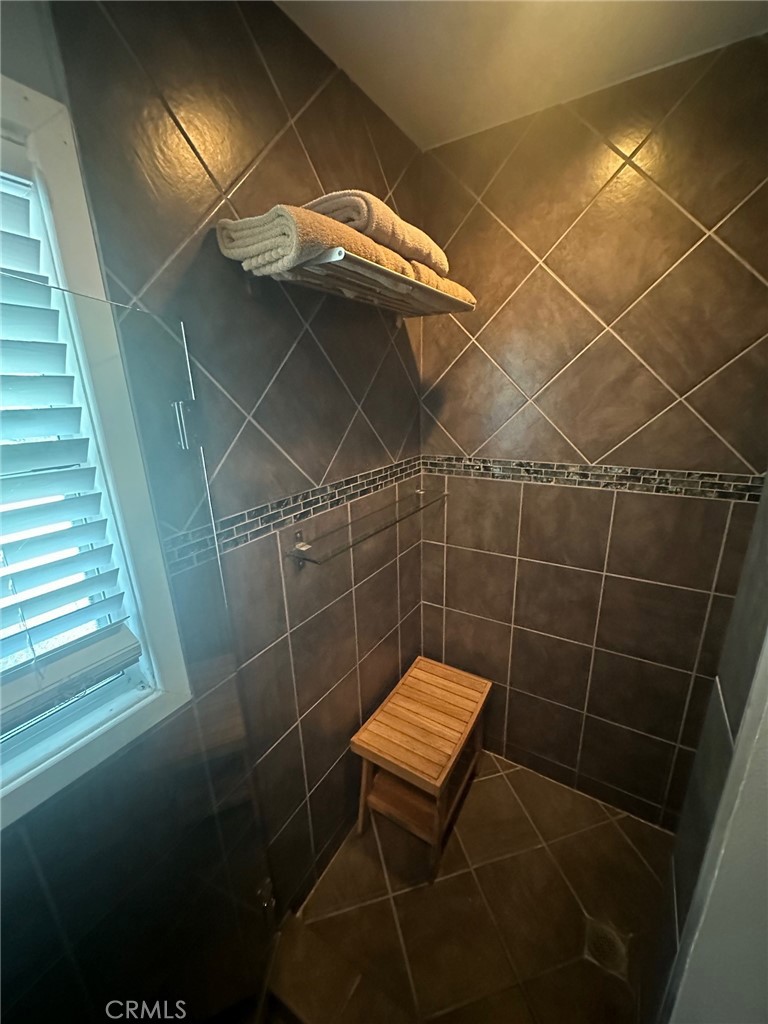 https://media.crmls.org/medias/fcf0f690-4cc8-47d4-a239-38ae1c834474.jpg?preset=X-Large
