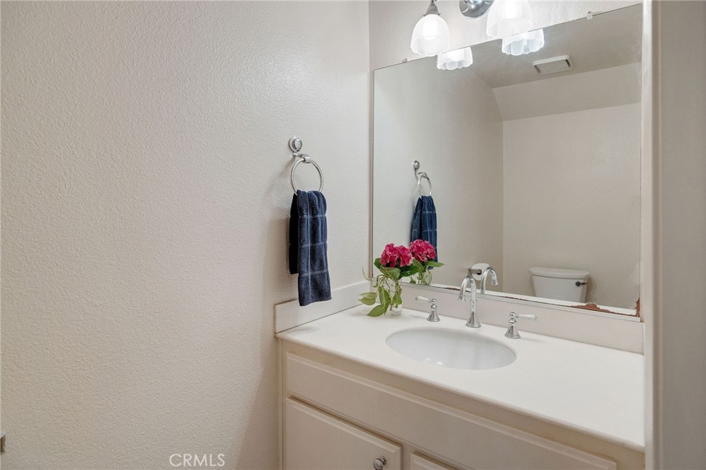 https://media.crmls.org/medias/fcf0fdaa-8c39-4e60-9739-ed6228f42cc5.jpg?preset=X-Large