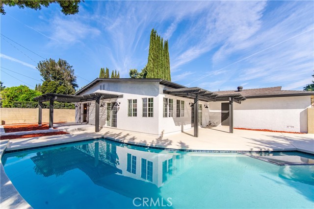 630 Shady Ln, Placentia CA: https://media.crmls.org/medias/fcf13569-6fa8-4af8-a760-6d9447c2e523.jpg
