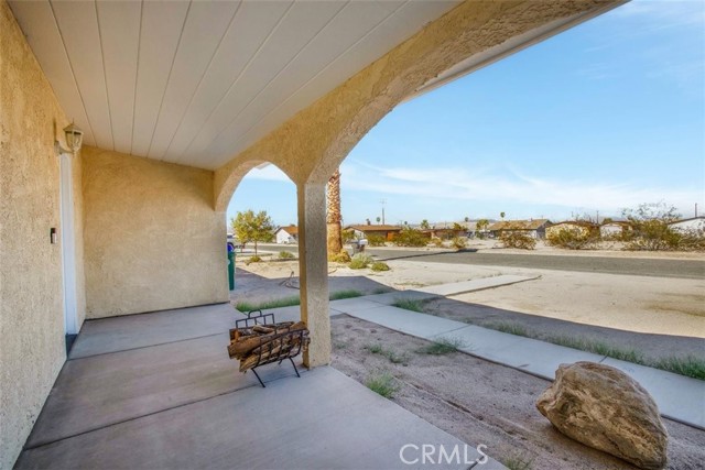 Detail Gallery Image 5 of 41 For 6350 Athol Ave, Twentynine Palms,  CA 92277 - 3 Beds | 3 Baths