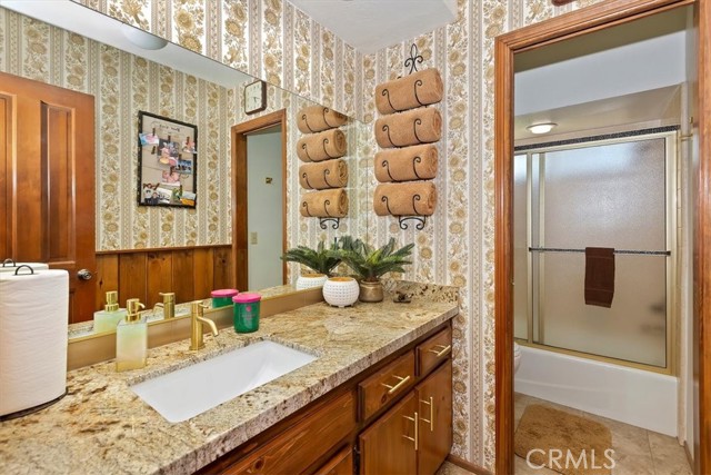 Detail Gallery Image 14 of 29 For 1213 Jungfrau Dr, Crestline,  CA 92325 - 4 Beds | 2/1 Baths