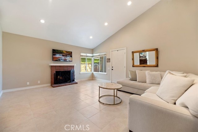 Detail Gallery Image 3 of 40 For 28382 Lanuza, Mission Viejo,  CA 92692 - 4 Beds | 2 Baths